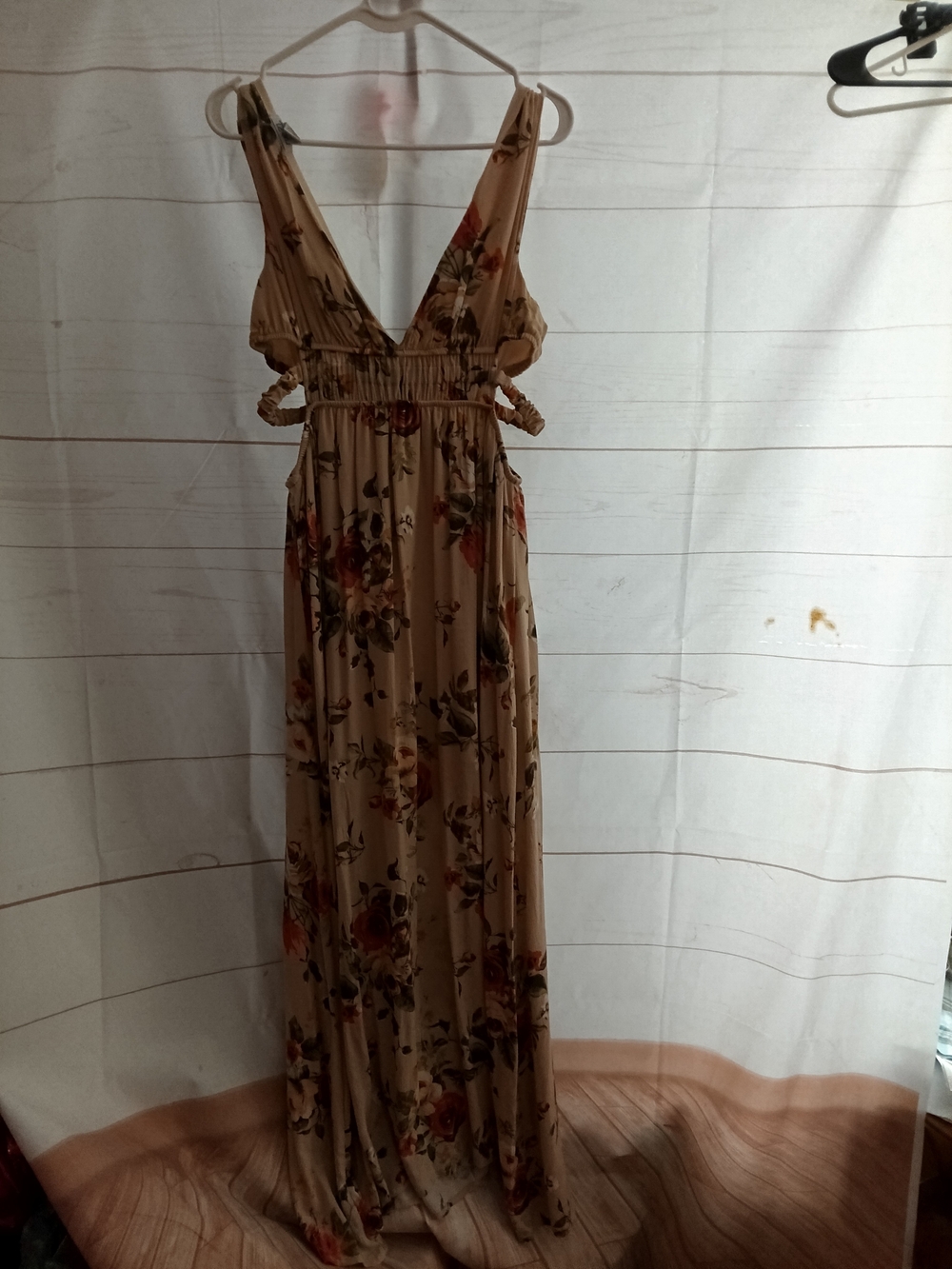 Beautiful floral dress - Picture 6 of 6